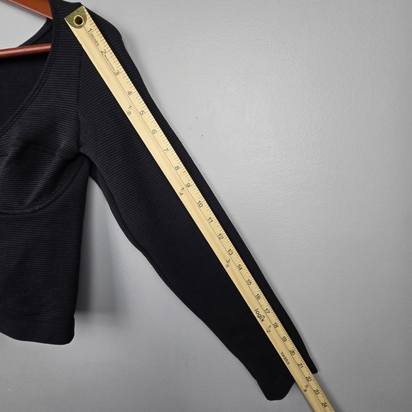 VICTORIA'S SECRET Crop Top‎ Underwire Long Sleeve Black Womens Size S Going Out - Picture 9 of 11